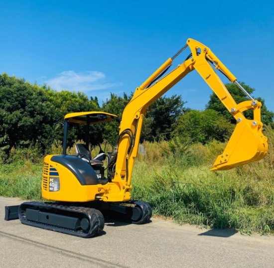KOMATSU PC40MR-3