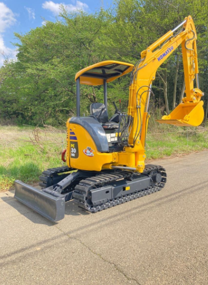 KOMATSU PC30MR-2 