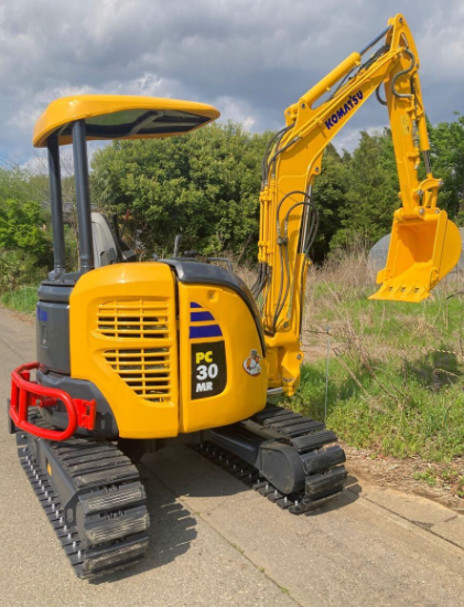 KOMATSU PC30MR-2 