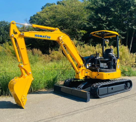 KOMATSU PC40MR-3